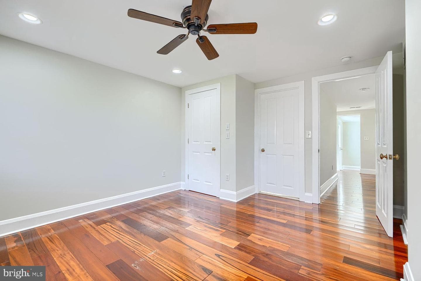 109 E West Street photo 14