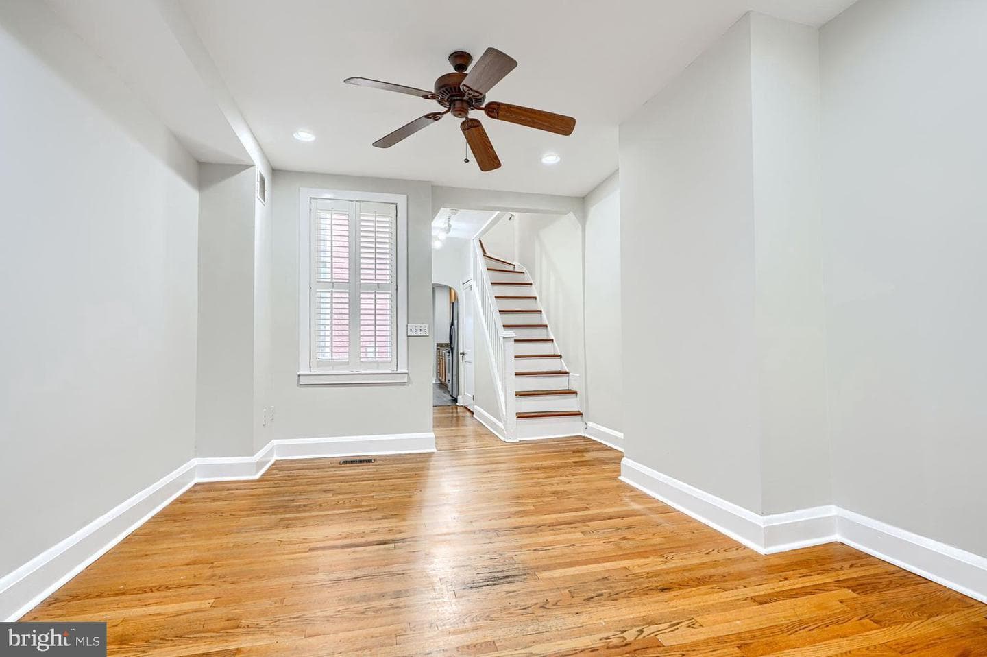 109 E West Street photo 3