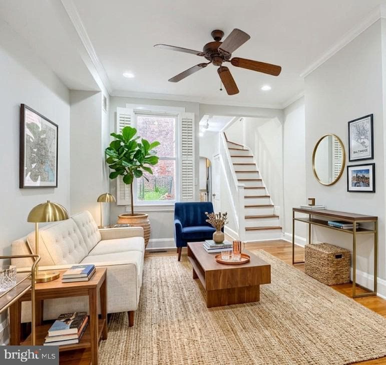 109 E West Street photo 4
