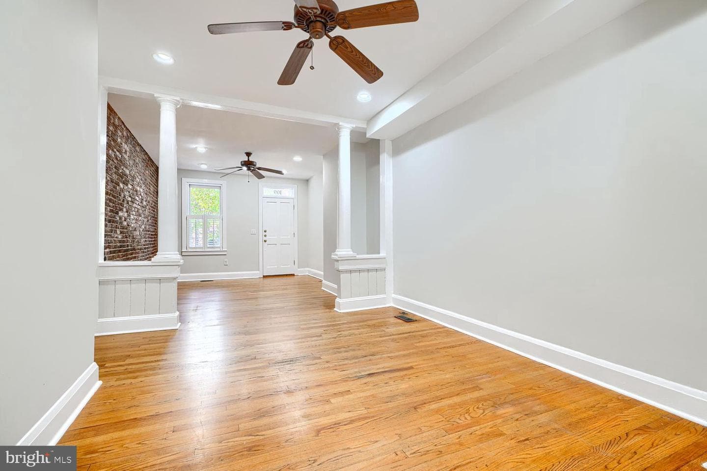 109 E West Street photo 6