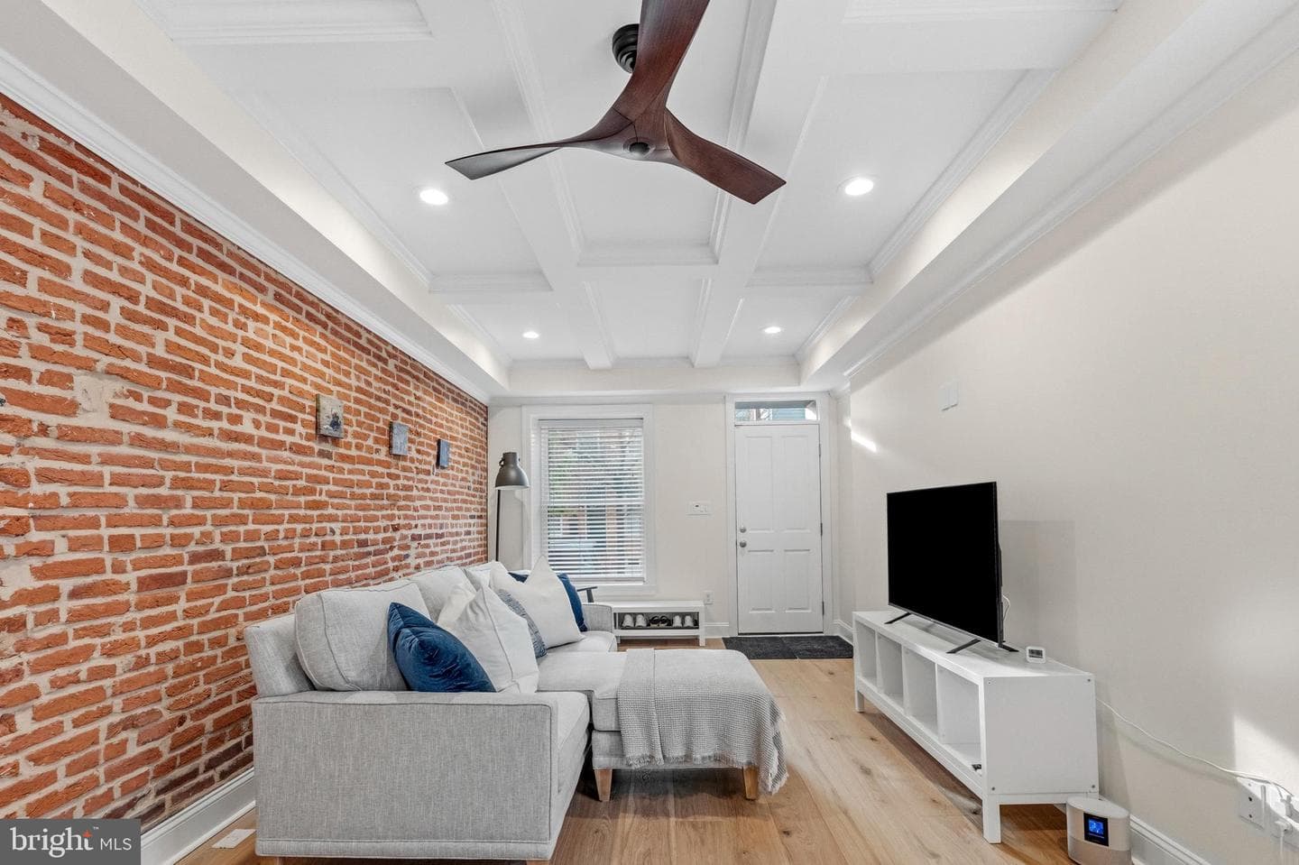 1452 Boyle Street photo 12