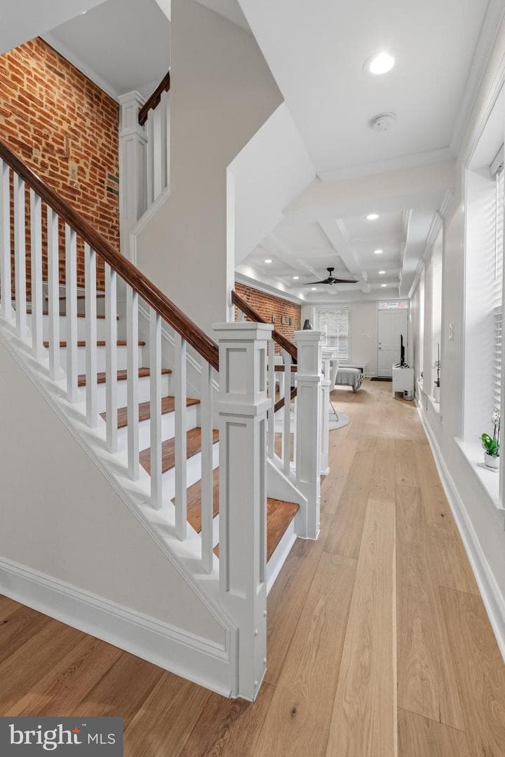 1452 Boyle Street photo 17