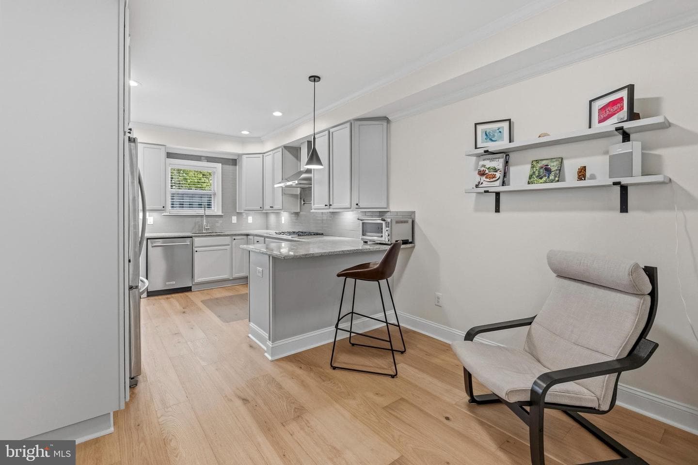 1452 Boyle Street photo 18
