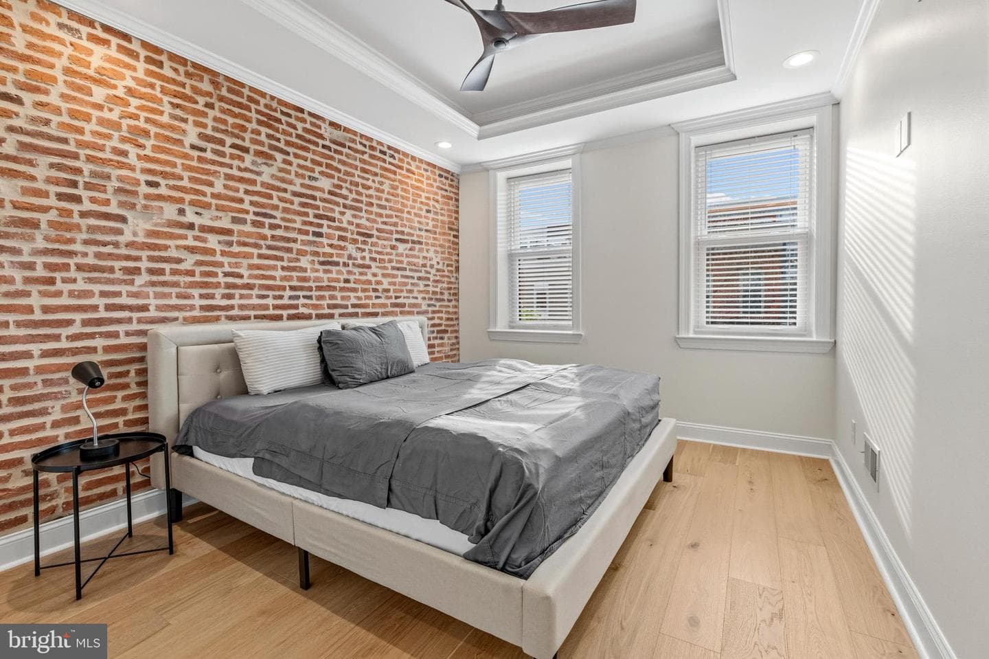 1452 Boyle Street photo 25