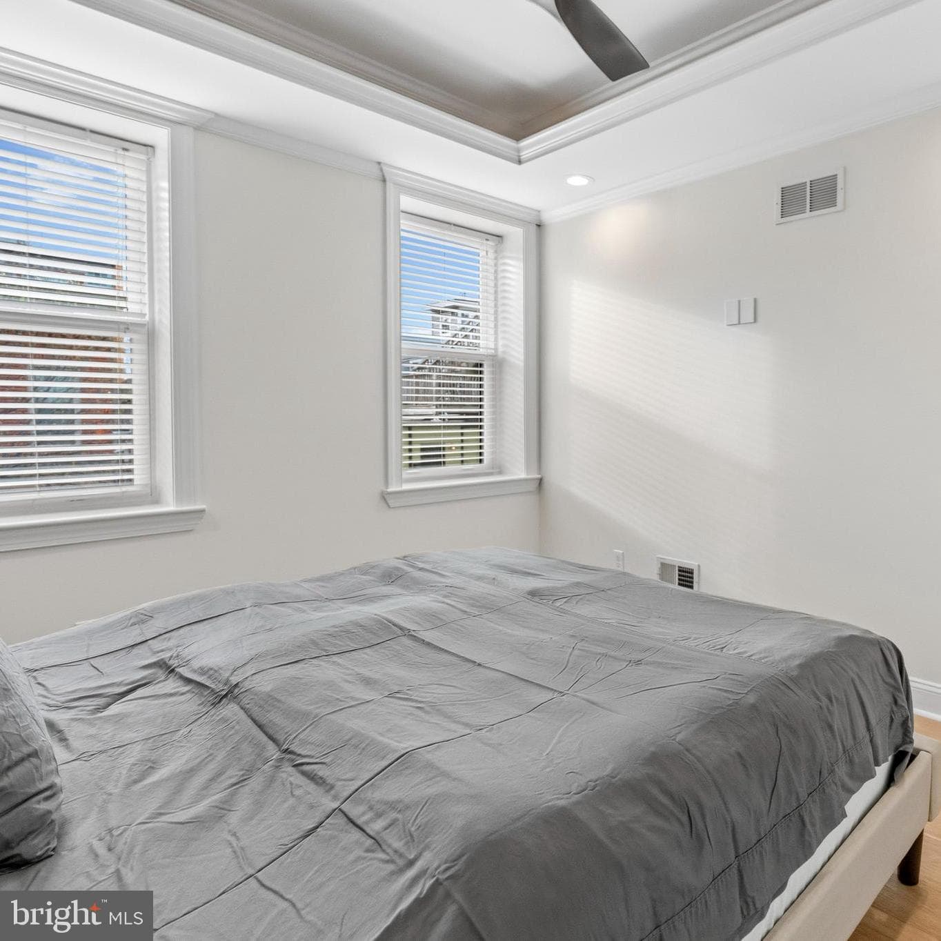 1452 Boyle Street photo 26