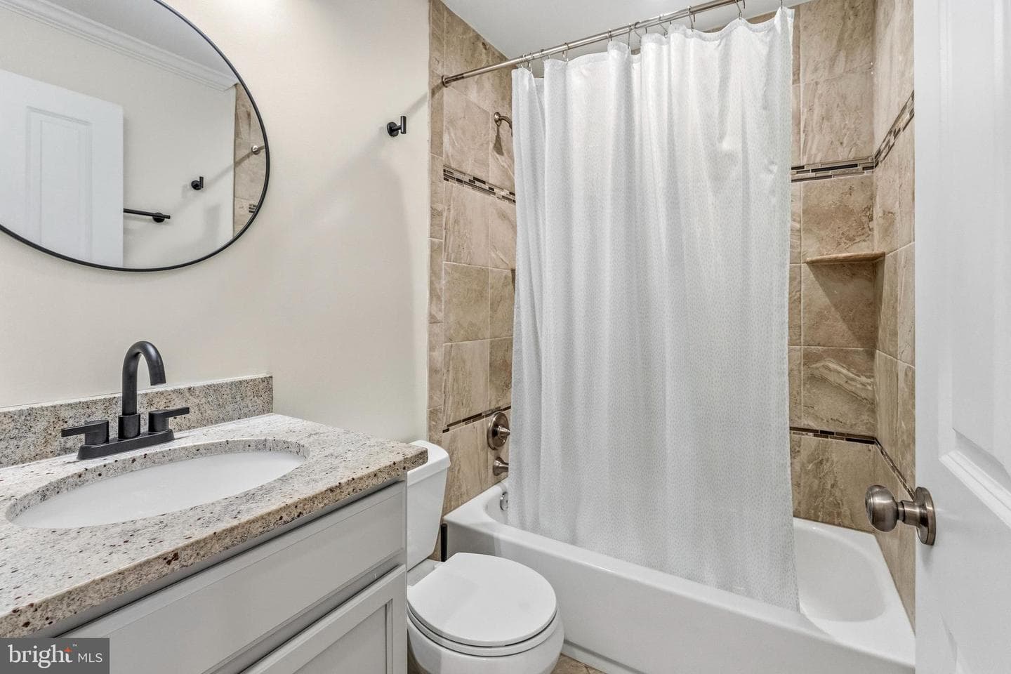 1452 Boyle Street photo 27