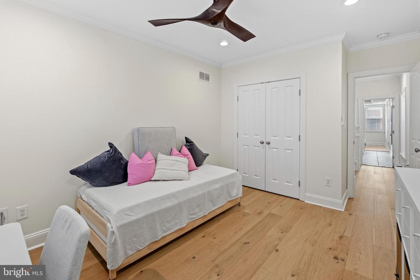 1452 Boyle Street photo 30