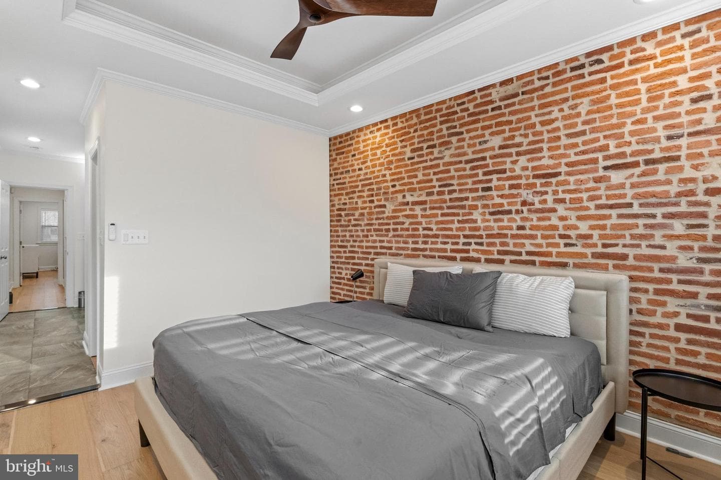 1452 Boyle Street photo 8