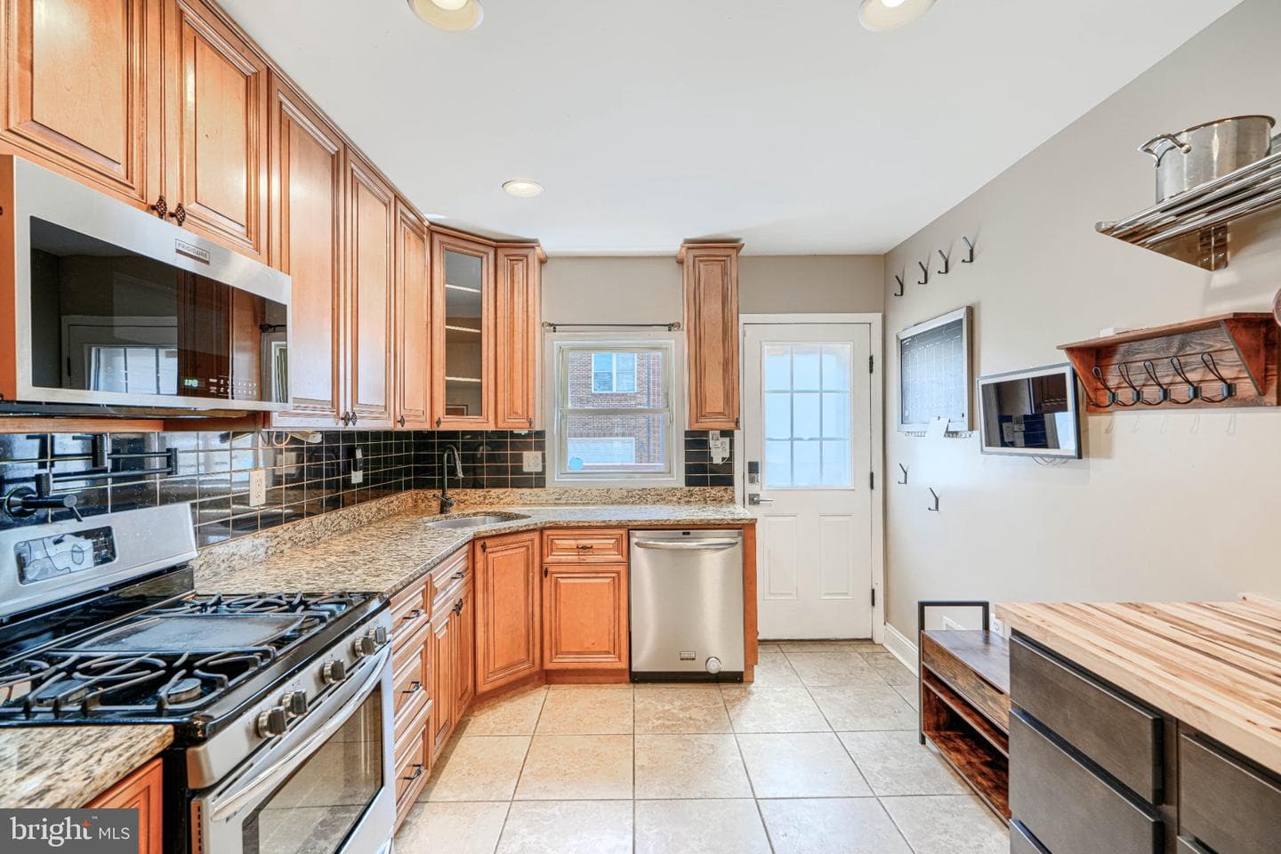 1411 Reynolds Street photo 15