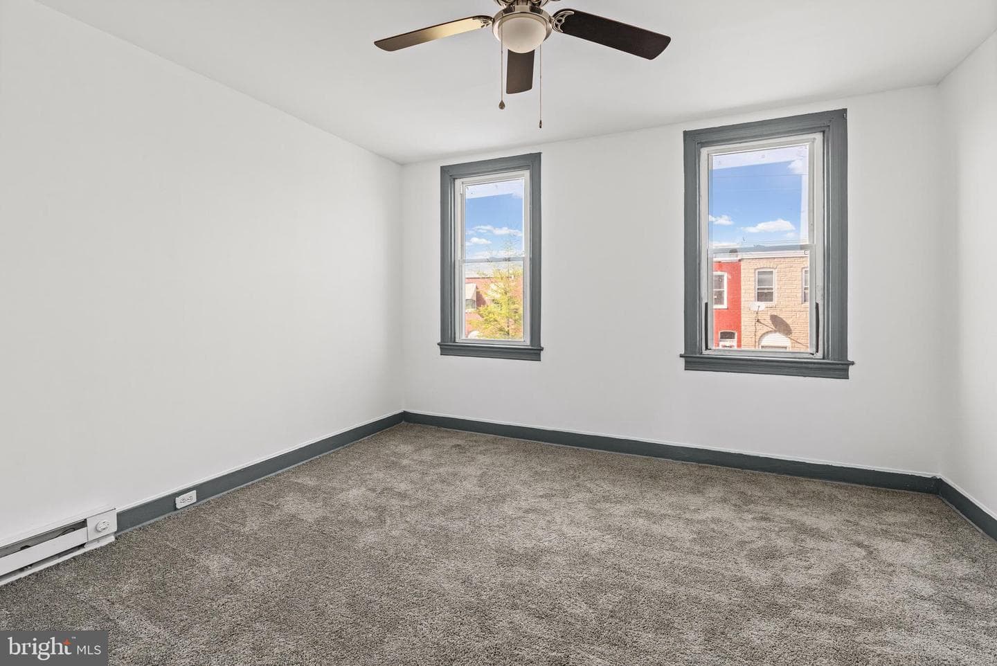 2611 E Hoffman Street photo 17