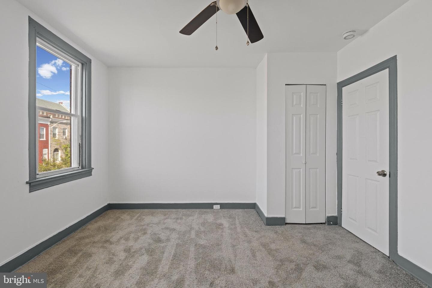 2611 E Hoffman Street photo 18
