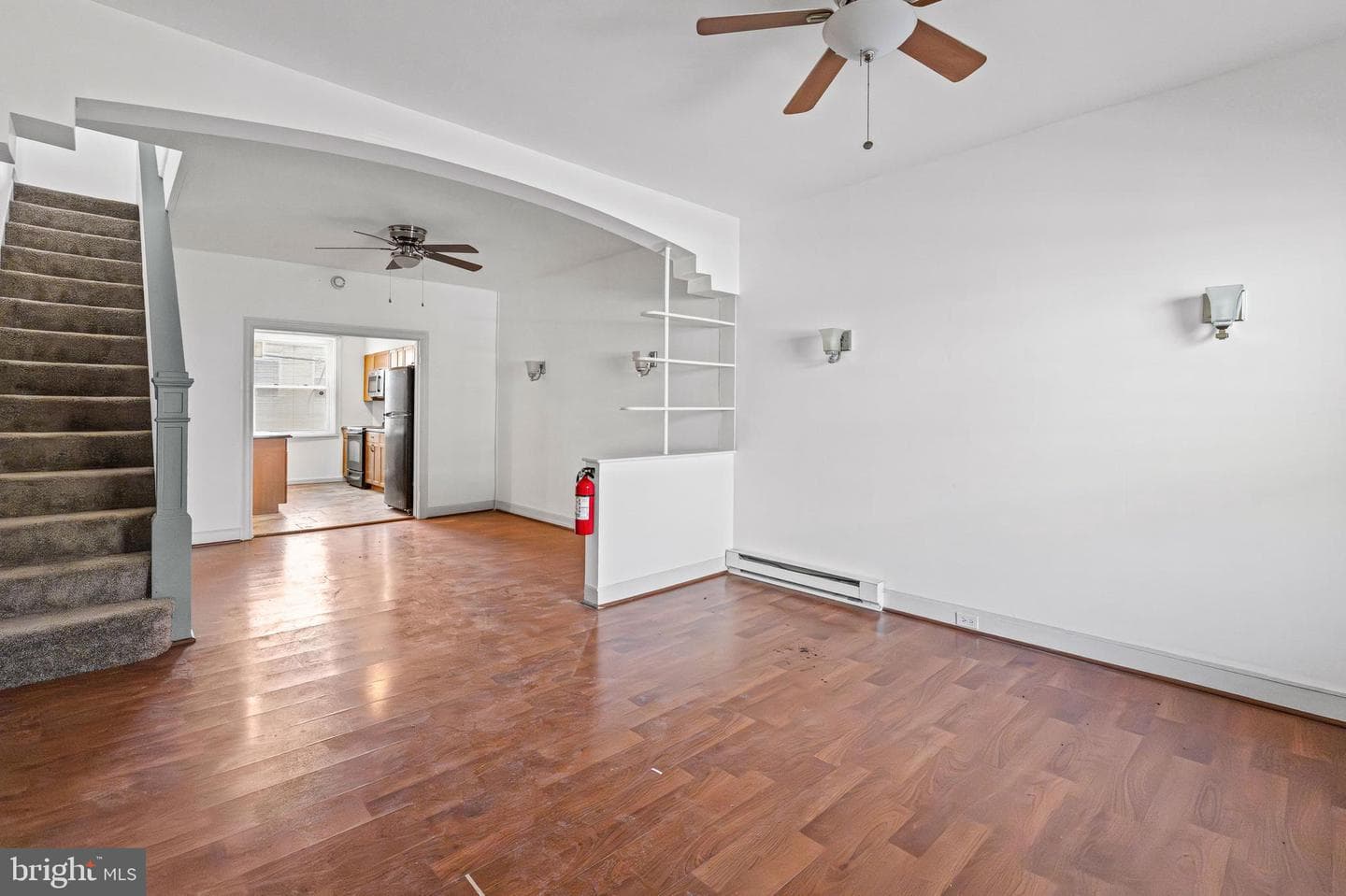 2611 E Hoffman Street photo 3