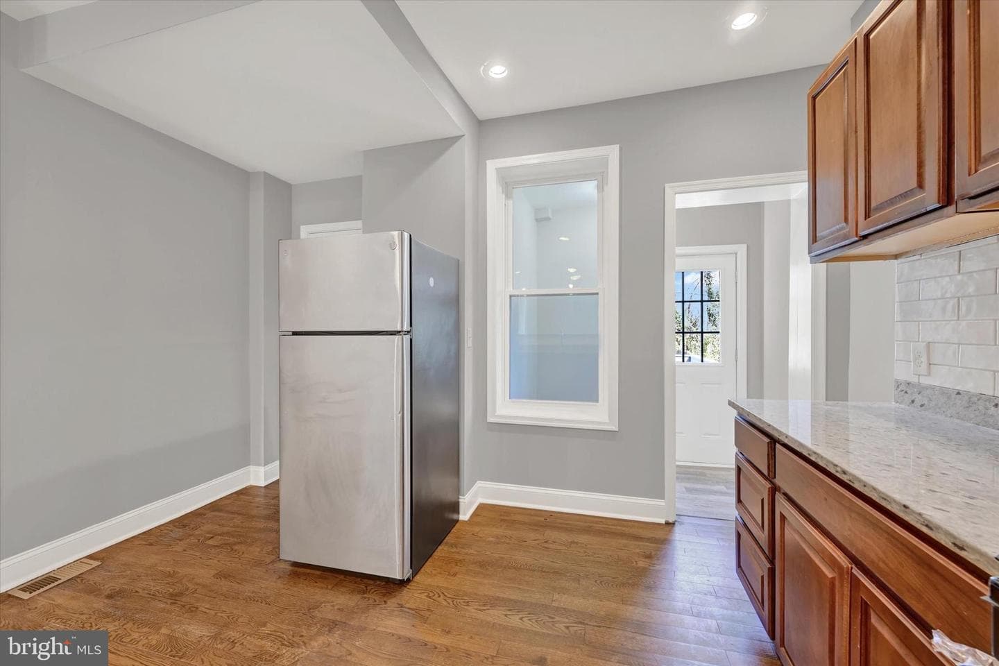 2423 Denison Street photo 10