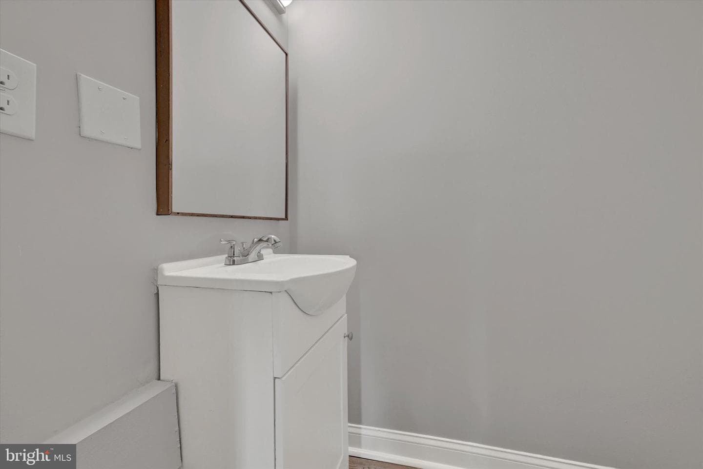 2423 Denison Street photo 13