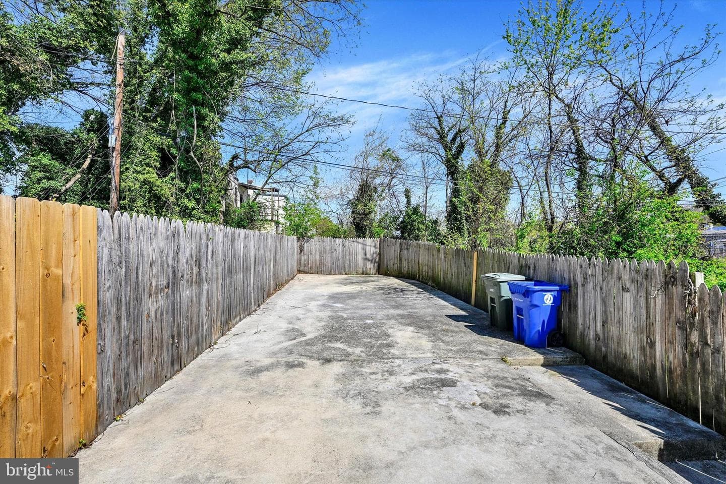 2423 Denison Street photo 25