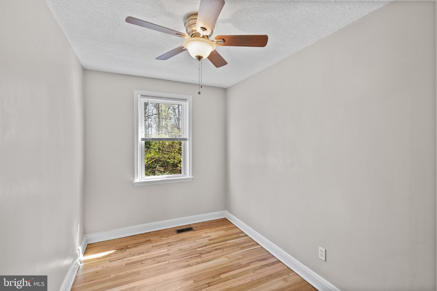 1115 Roland Heights Avenue photo 15