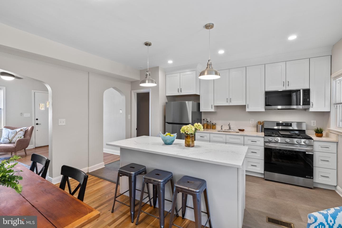 1115 Roland Heights Avenue photo 2