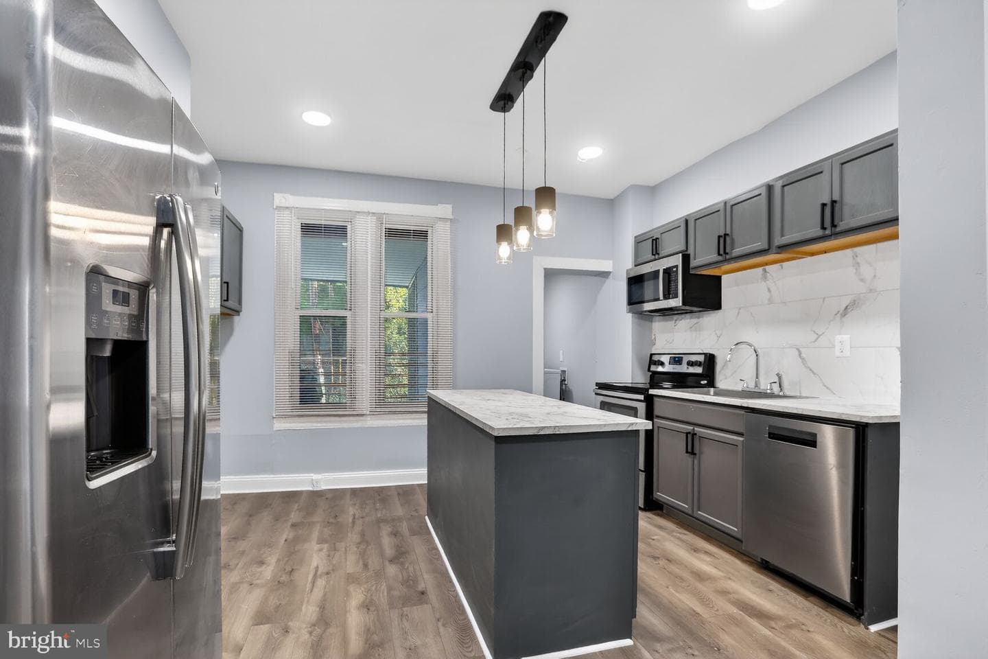 2583 W Fayette Street photo 8