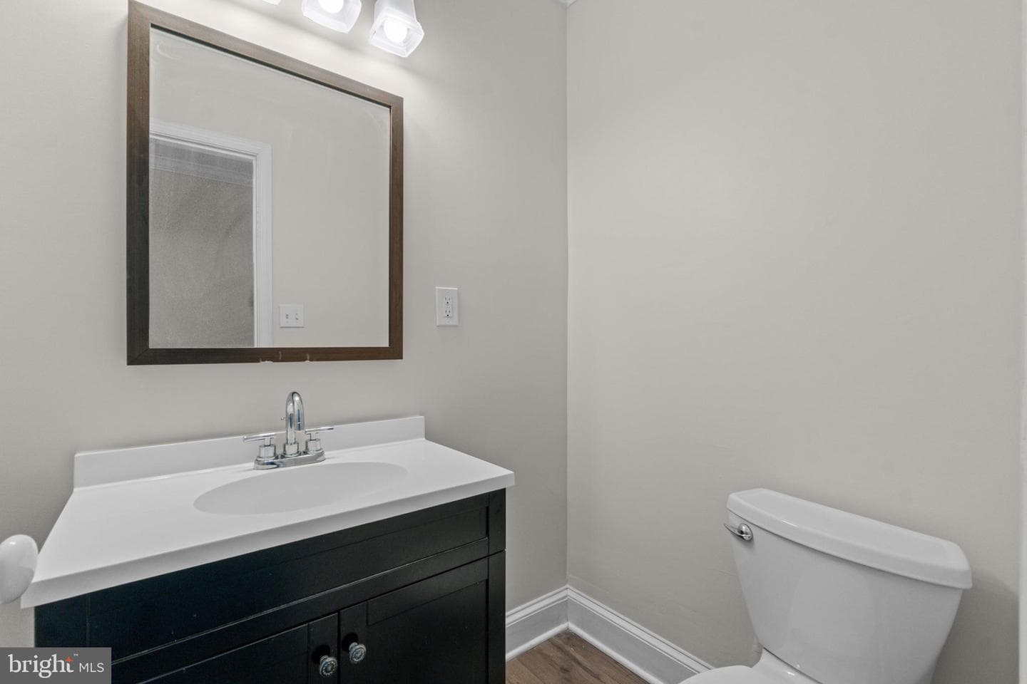 2620 Oswego Avenue photo 19