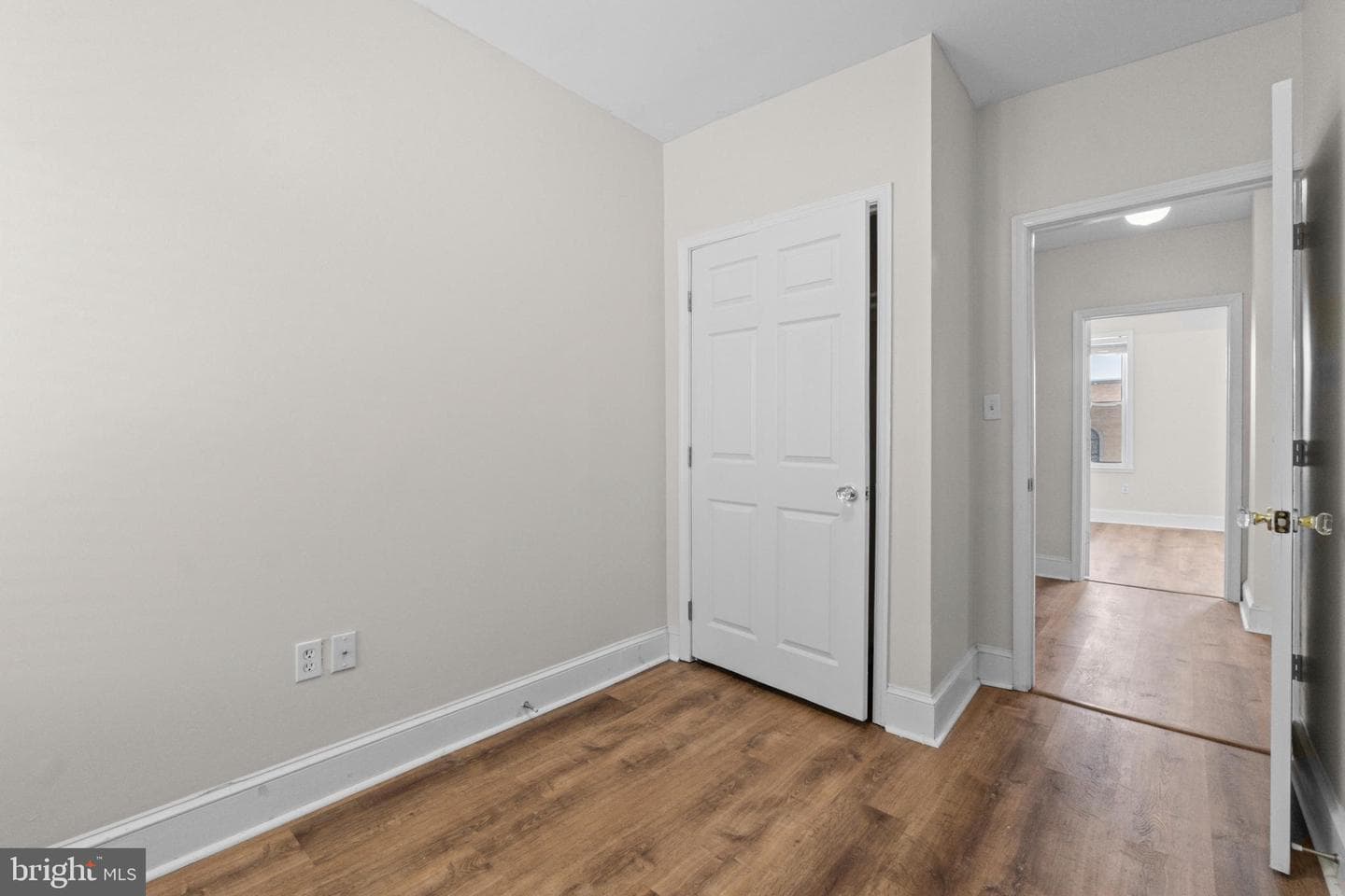 2620 Oswego Avenue photo 24
