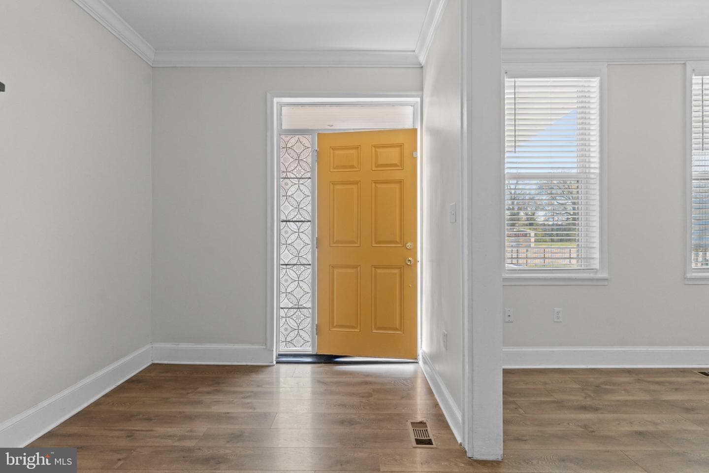 2620 Oswego Avenue photo 4