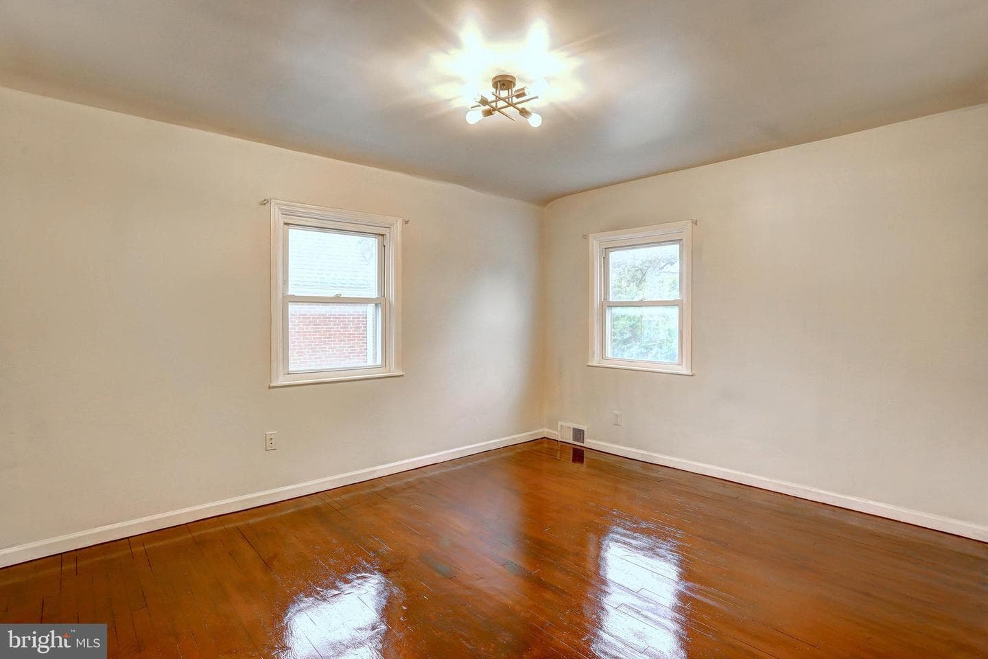 1550 Pentwood Road photo 14