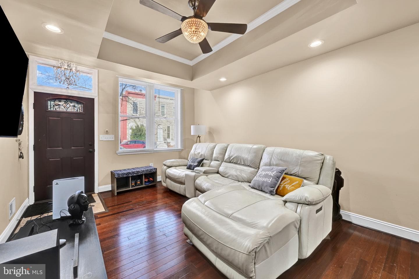 1401 E Lanvale Street photo 3