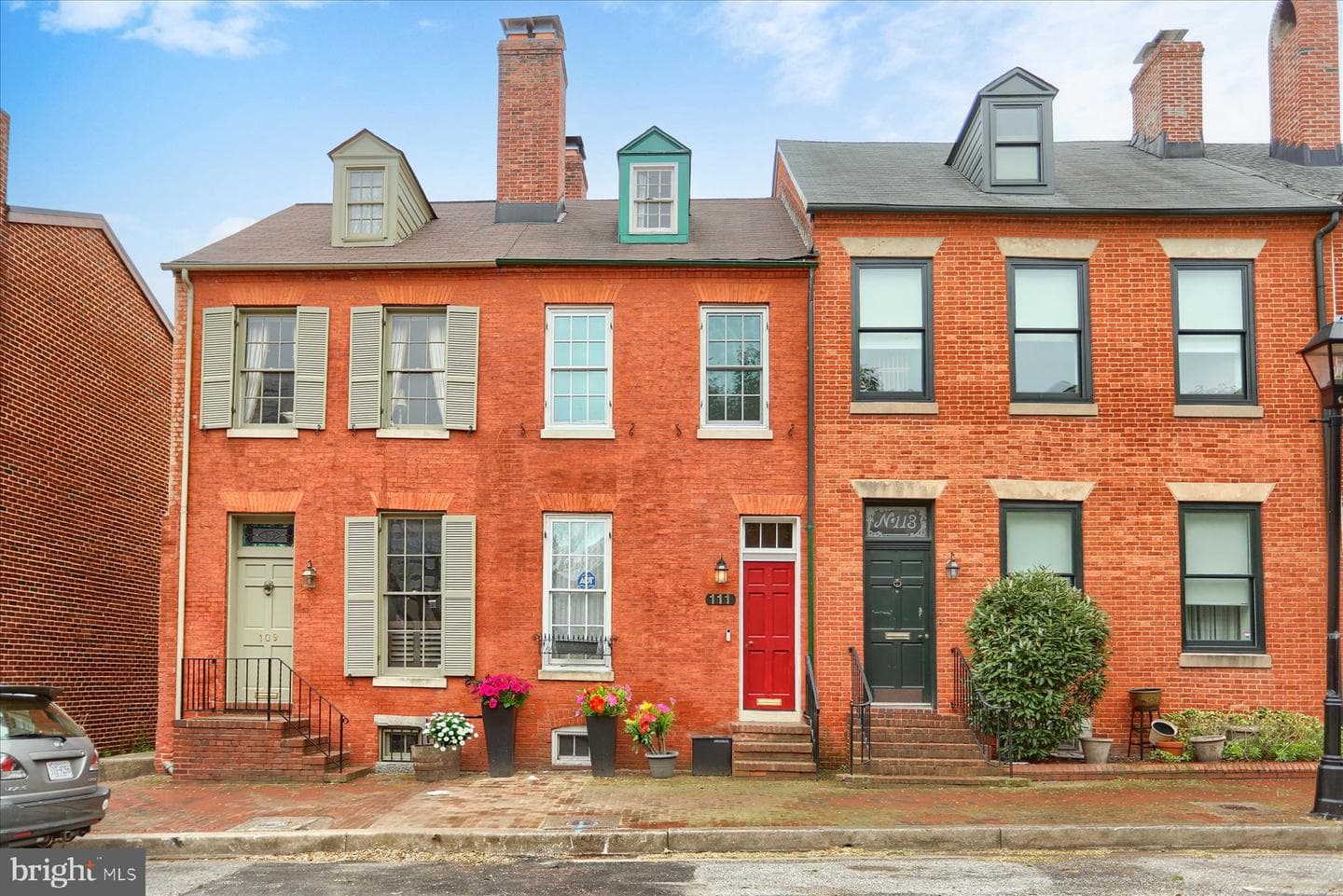 111 Barre Street W photo 1