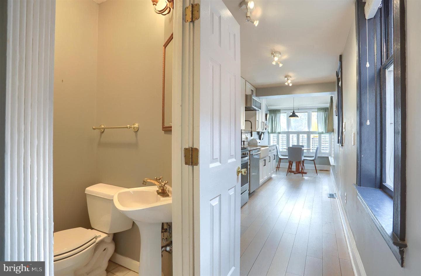 111 Barre Street W photo 13