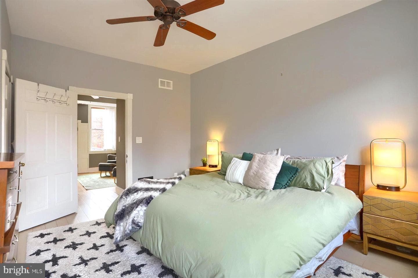 111 Barre Street W photo 15