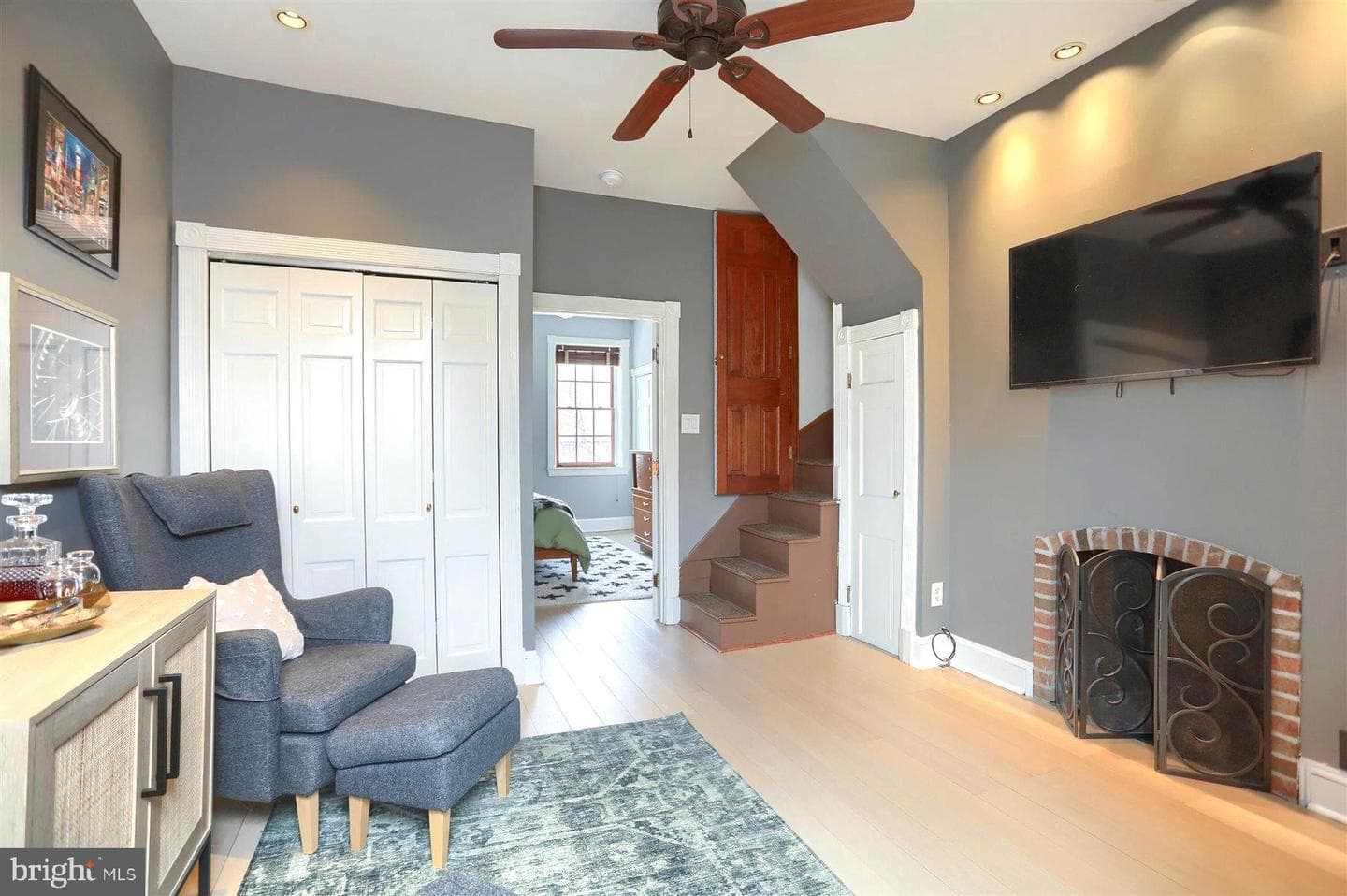111 Barre Street W photo 17