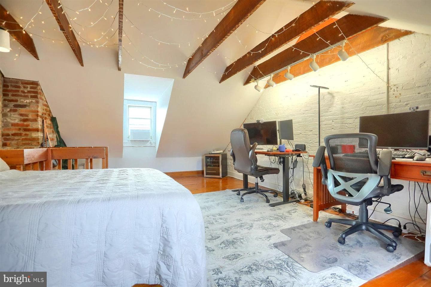 111 Barre Street W photo 22