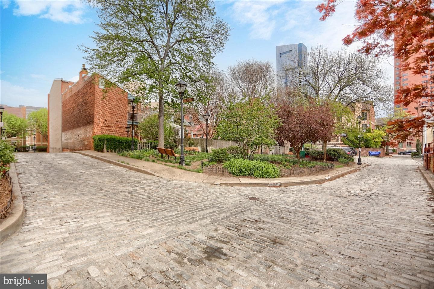 111 Barre Street W photo 29
