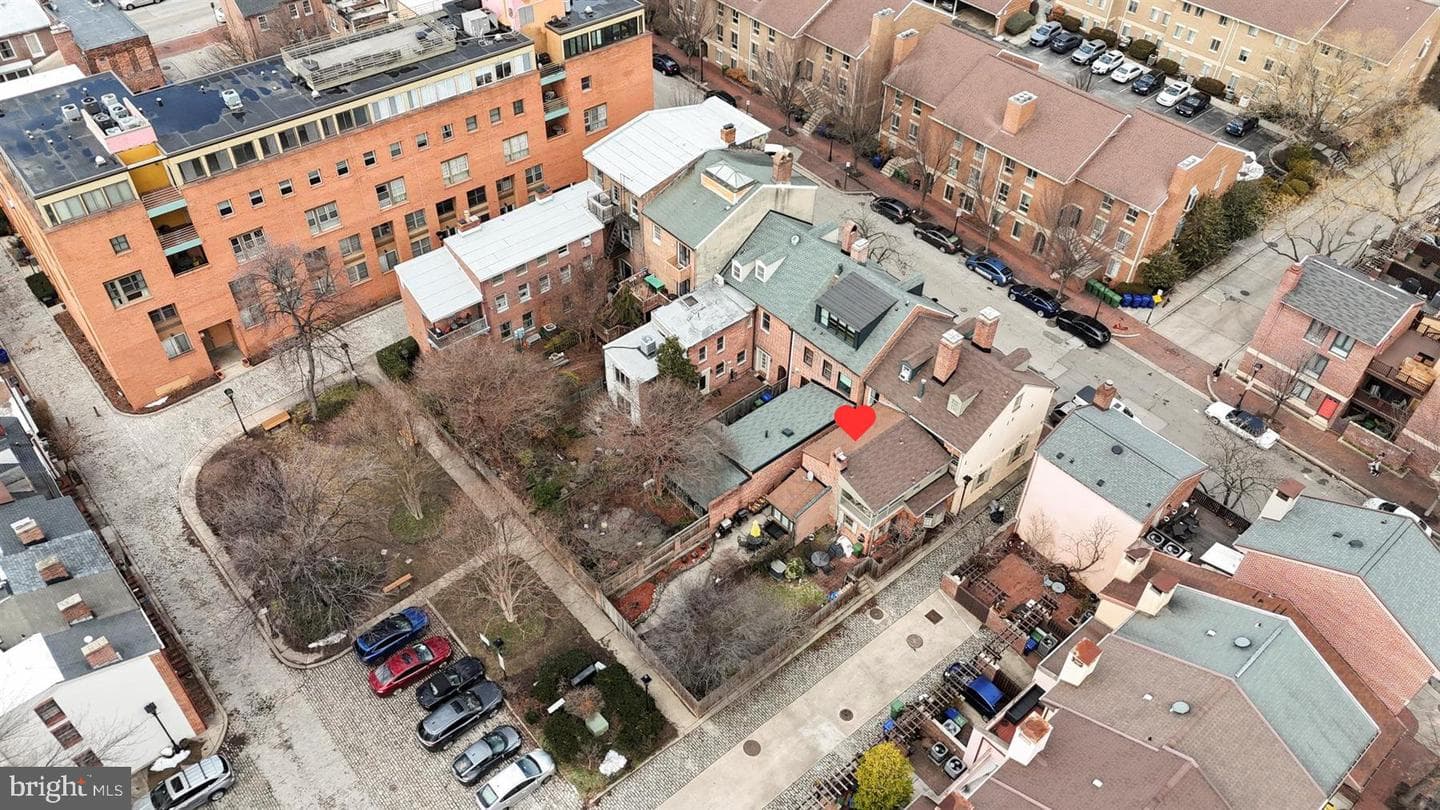 111 Barre Street W photo 36