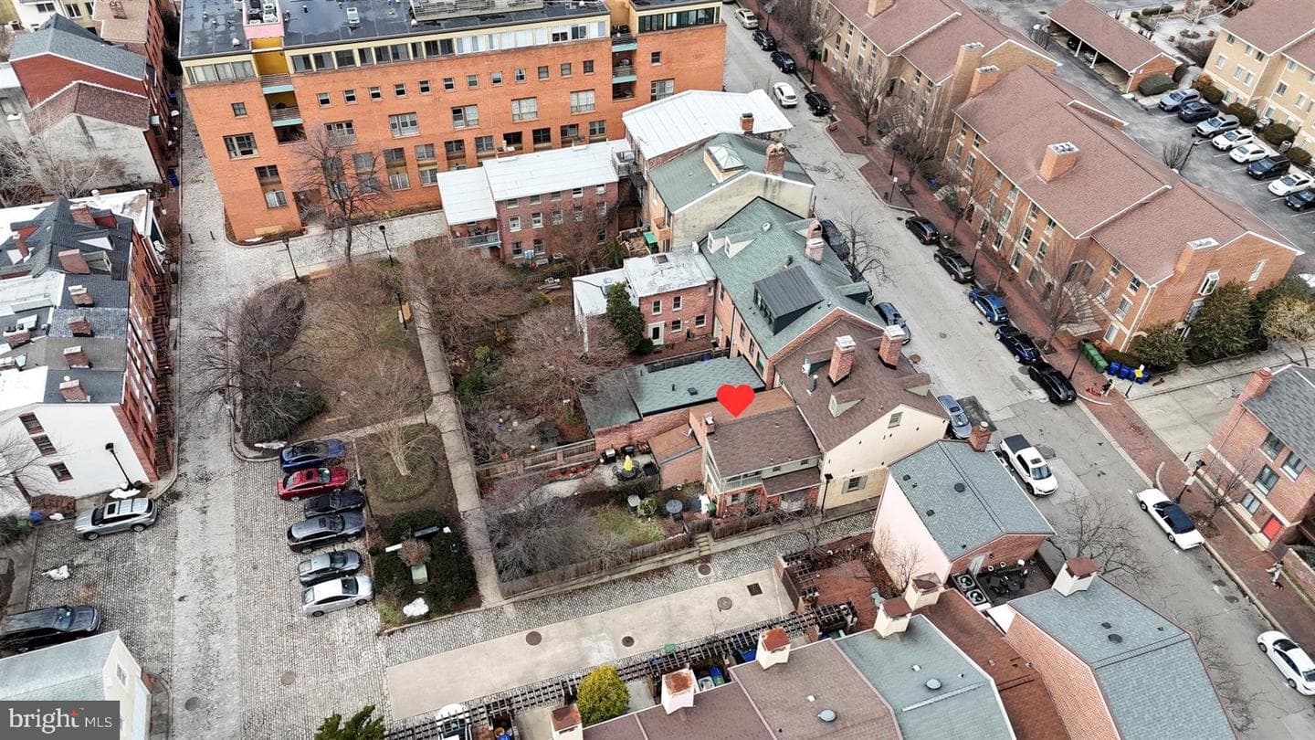 111 Barre Street W photo 37