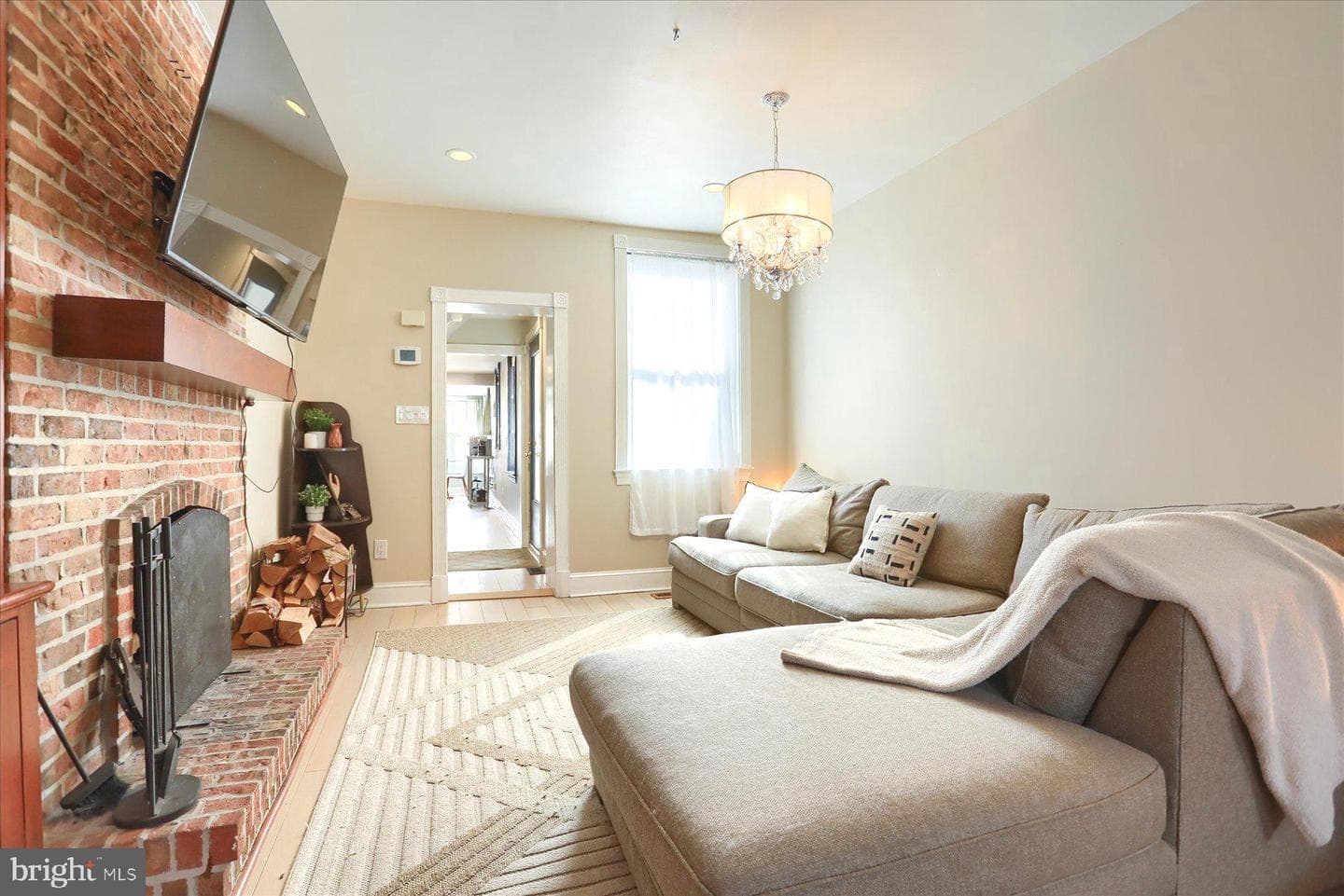 111 Barre Street W photo 6