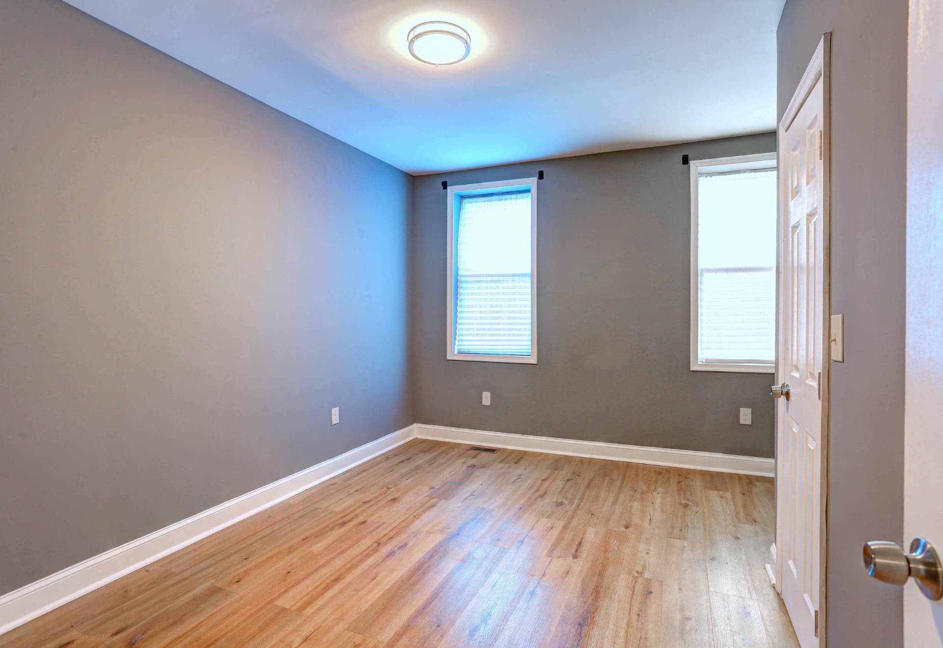 2718 Mura Street photo 11