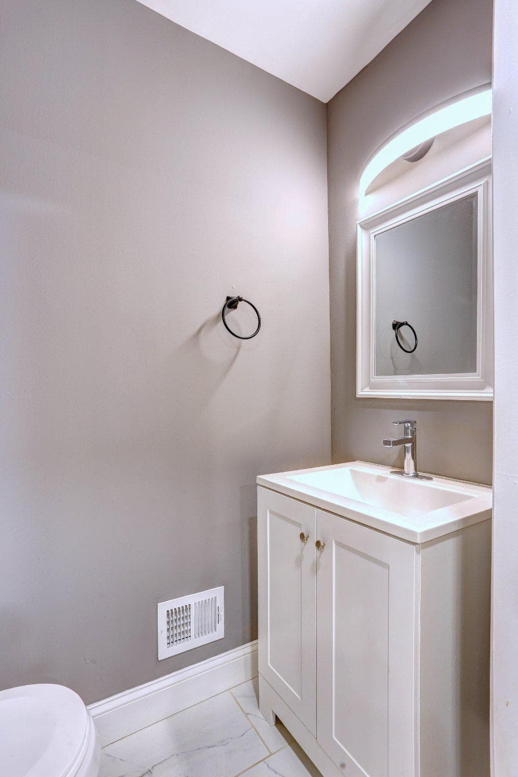 2718 Mura Street photo 6