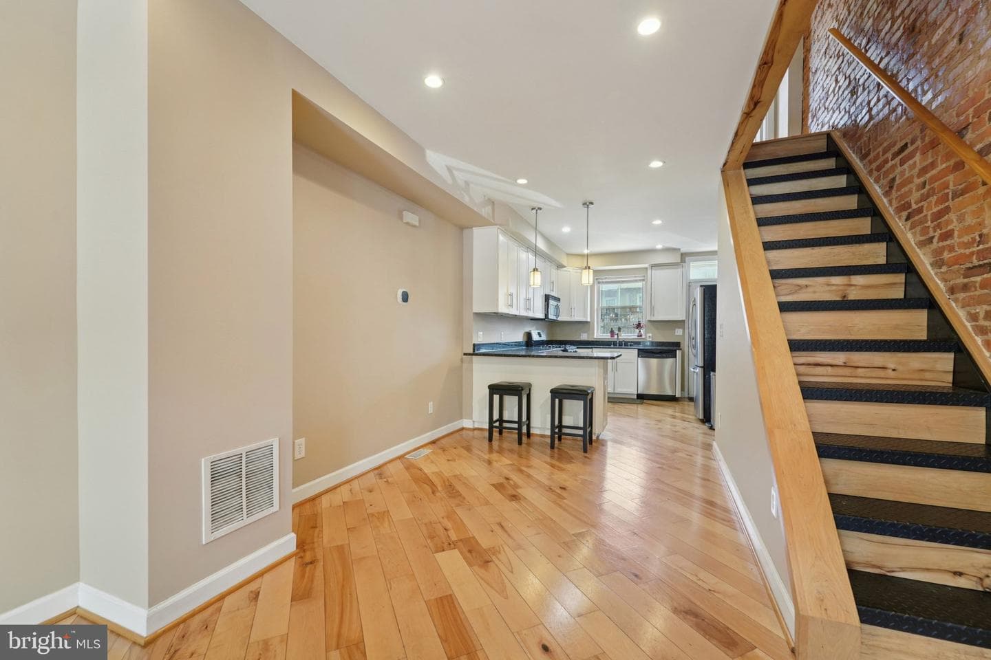 341 S Macon Street photo 11