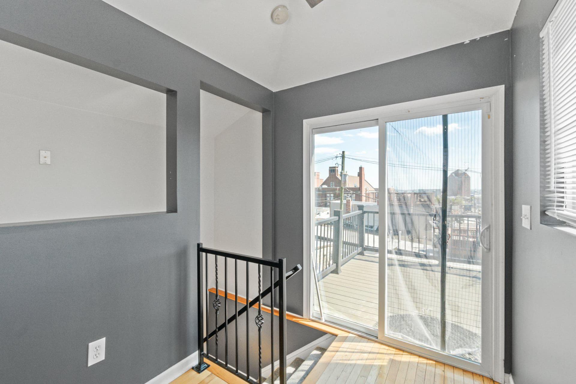 3323 Foster Avenue photo 18