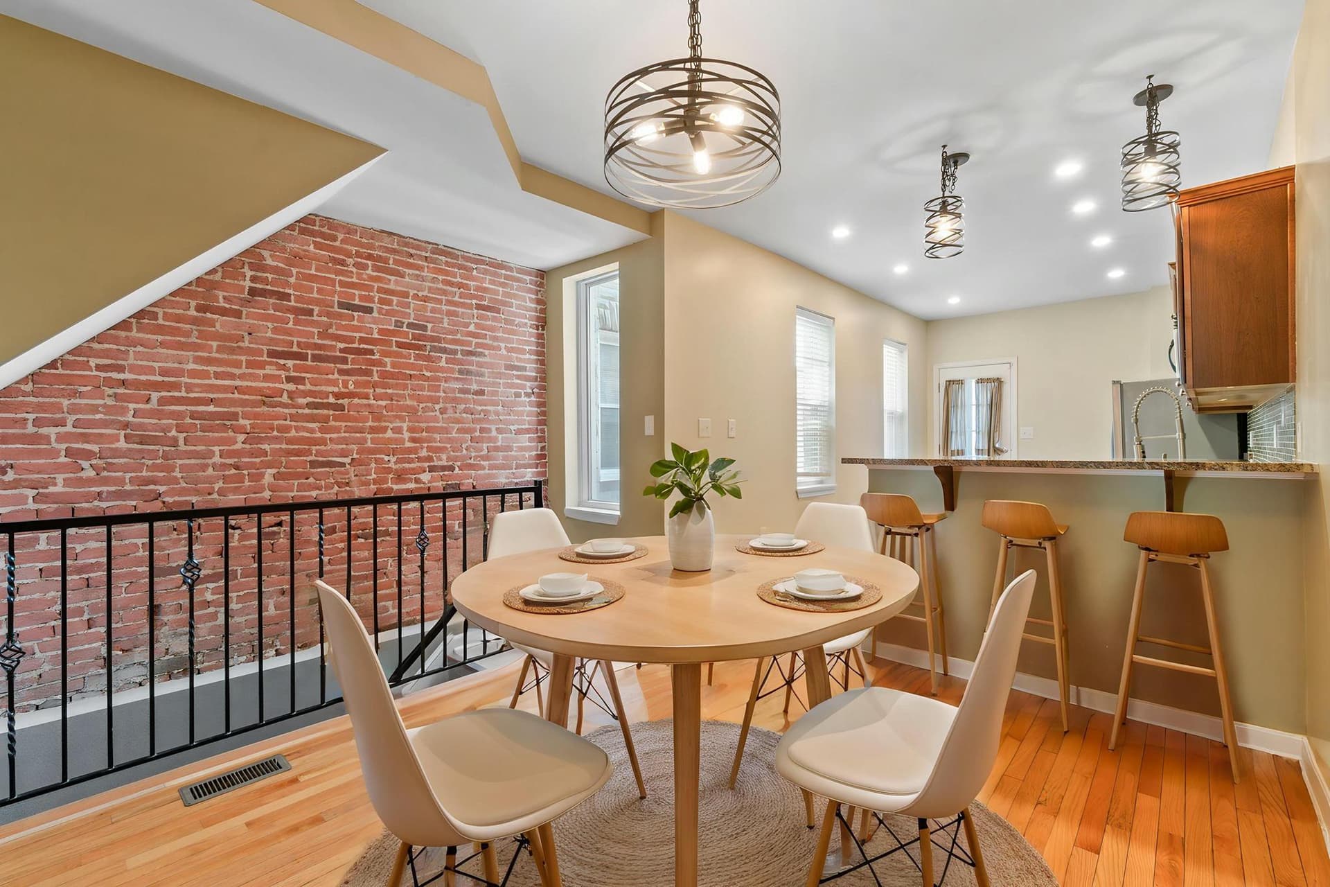 3323 Foster Avenue photo 4