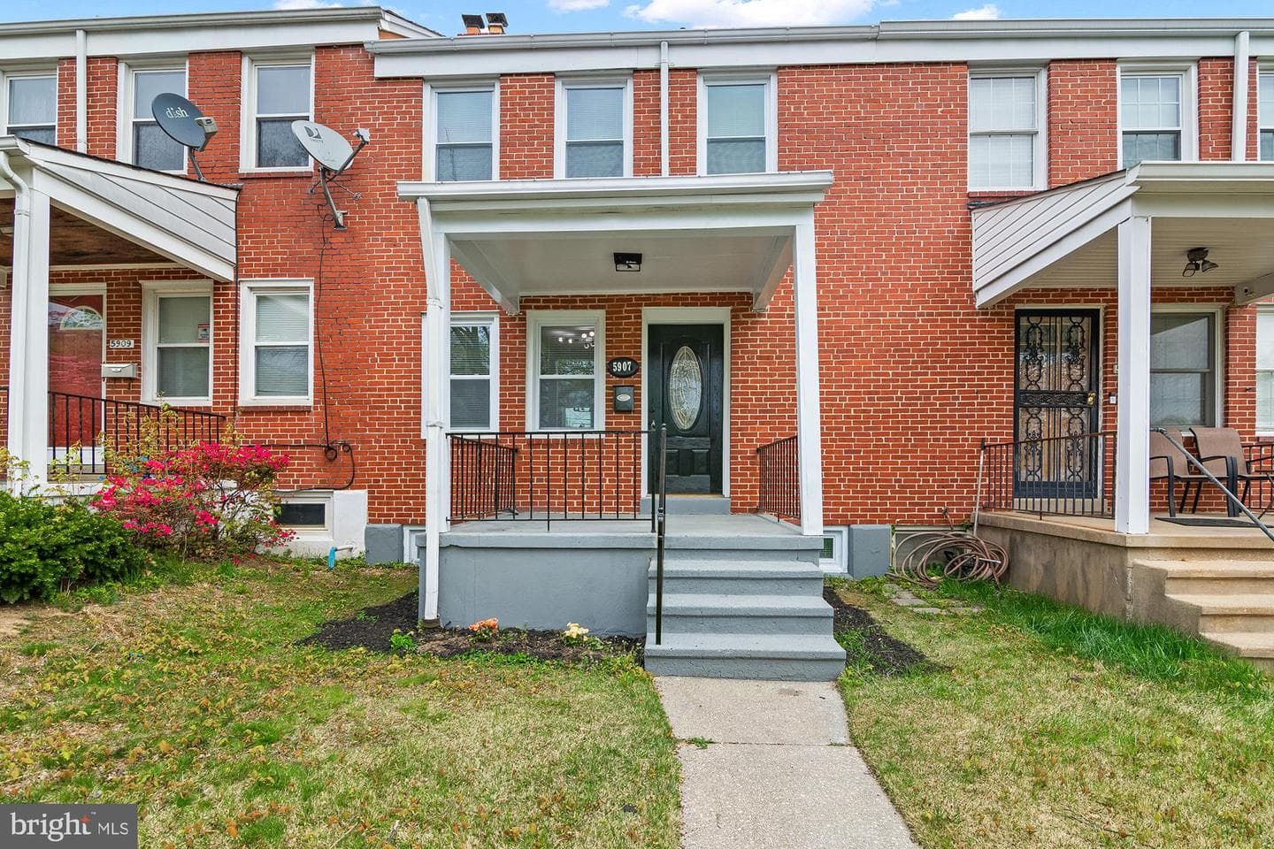 5907 Leith Walk photo 2