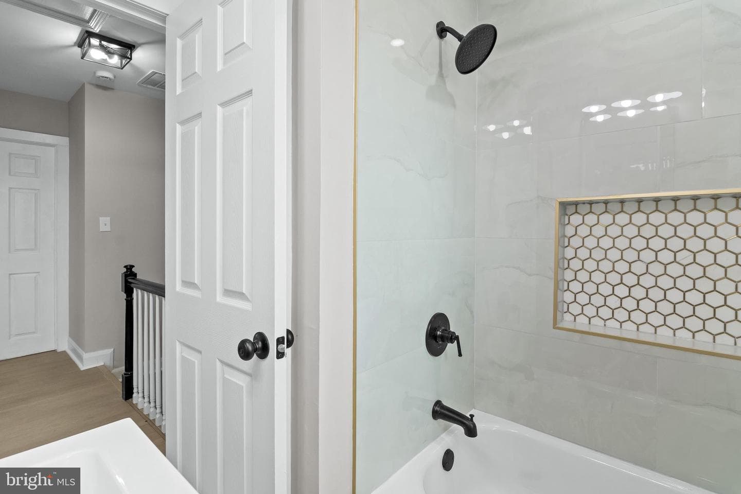 5907 Leith Walk photo 25