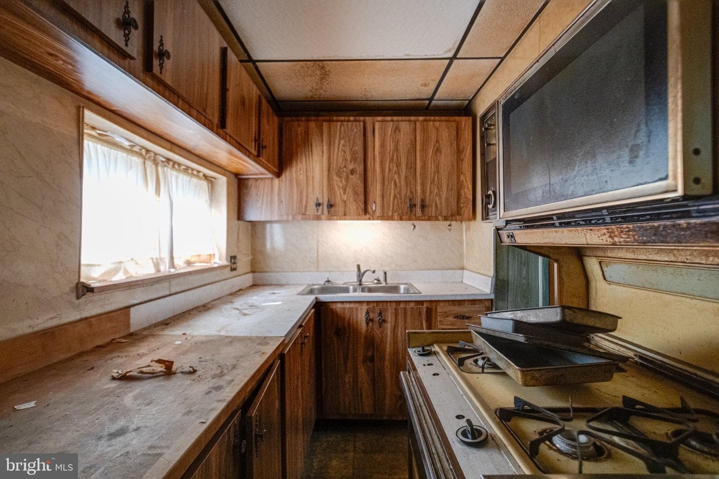 38 S Curley Street photo 16