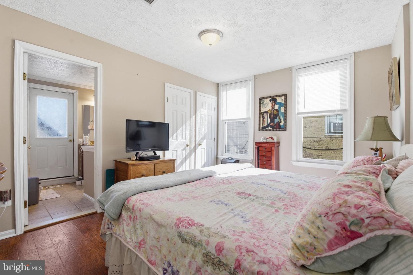 116 W Clement Street photo 16