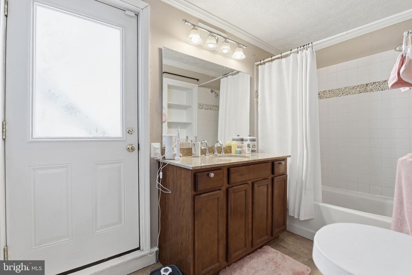 116 W Clement Street photo 20
