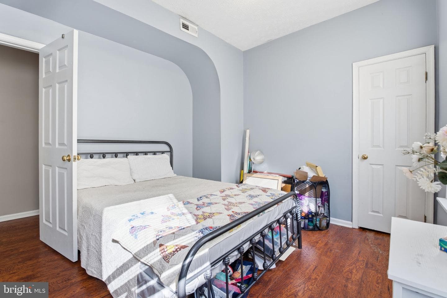 116 W Clement Street photo 23