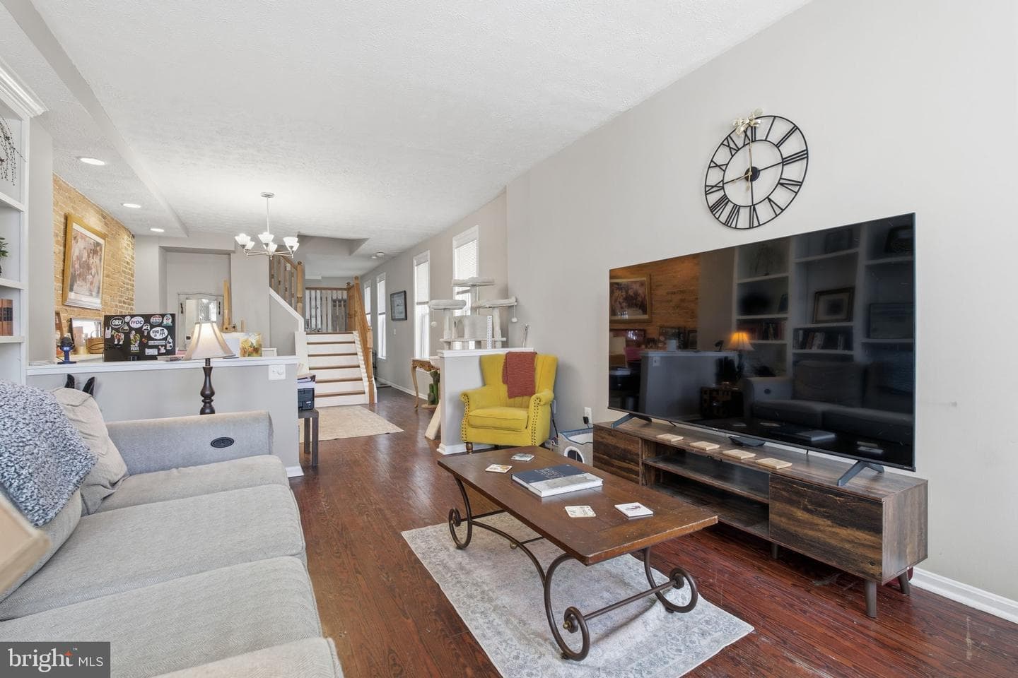 116 W Clement Street photo 6