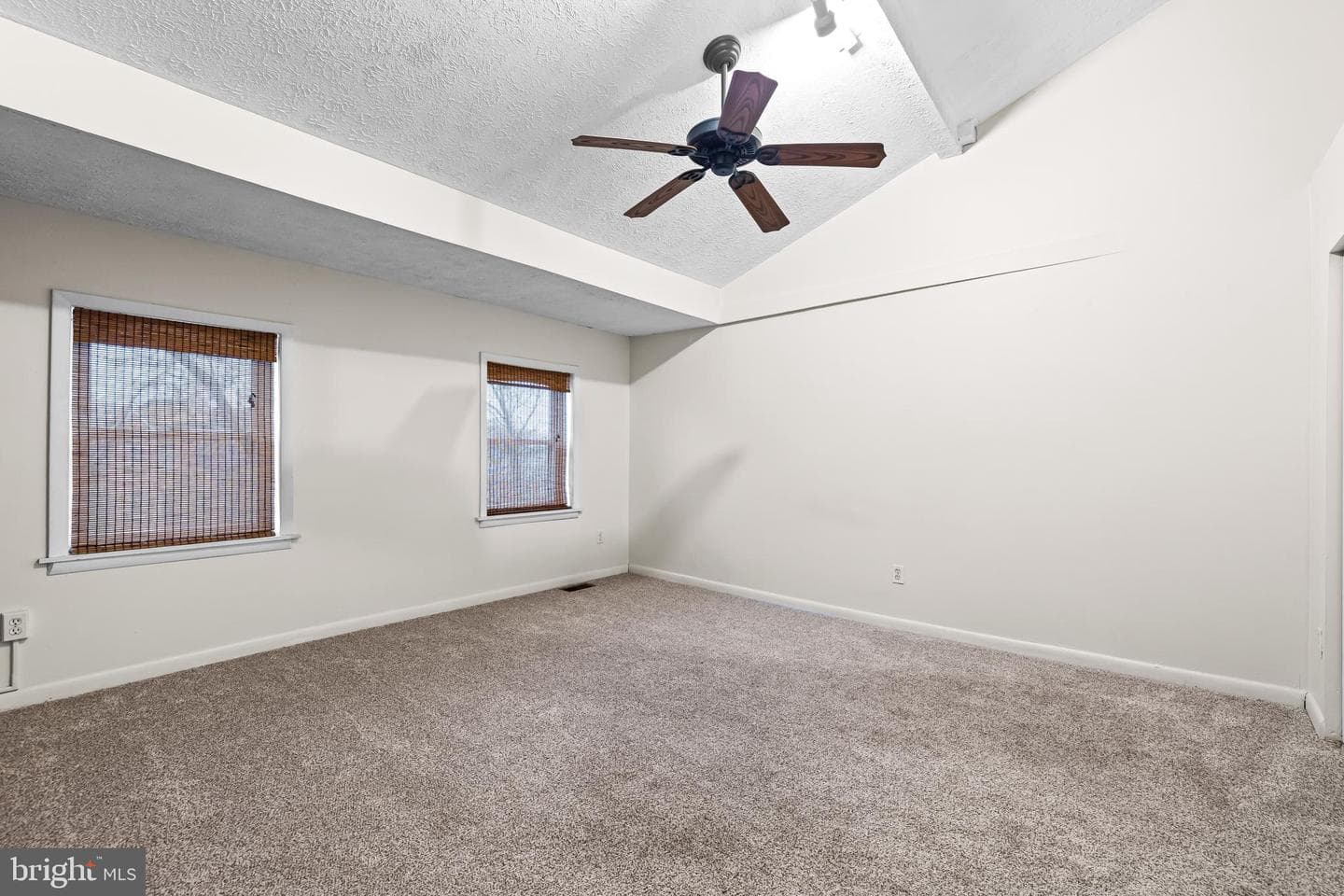 2214 Fleet Street photo 20