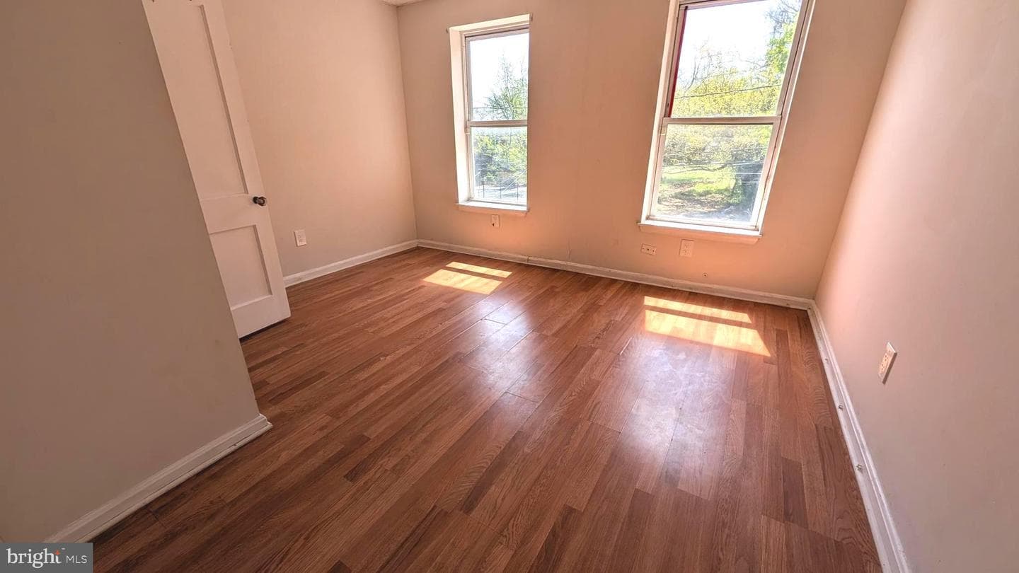2541 W Baltimore Street photo 6
